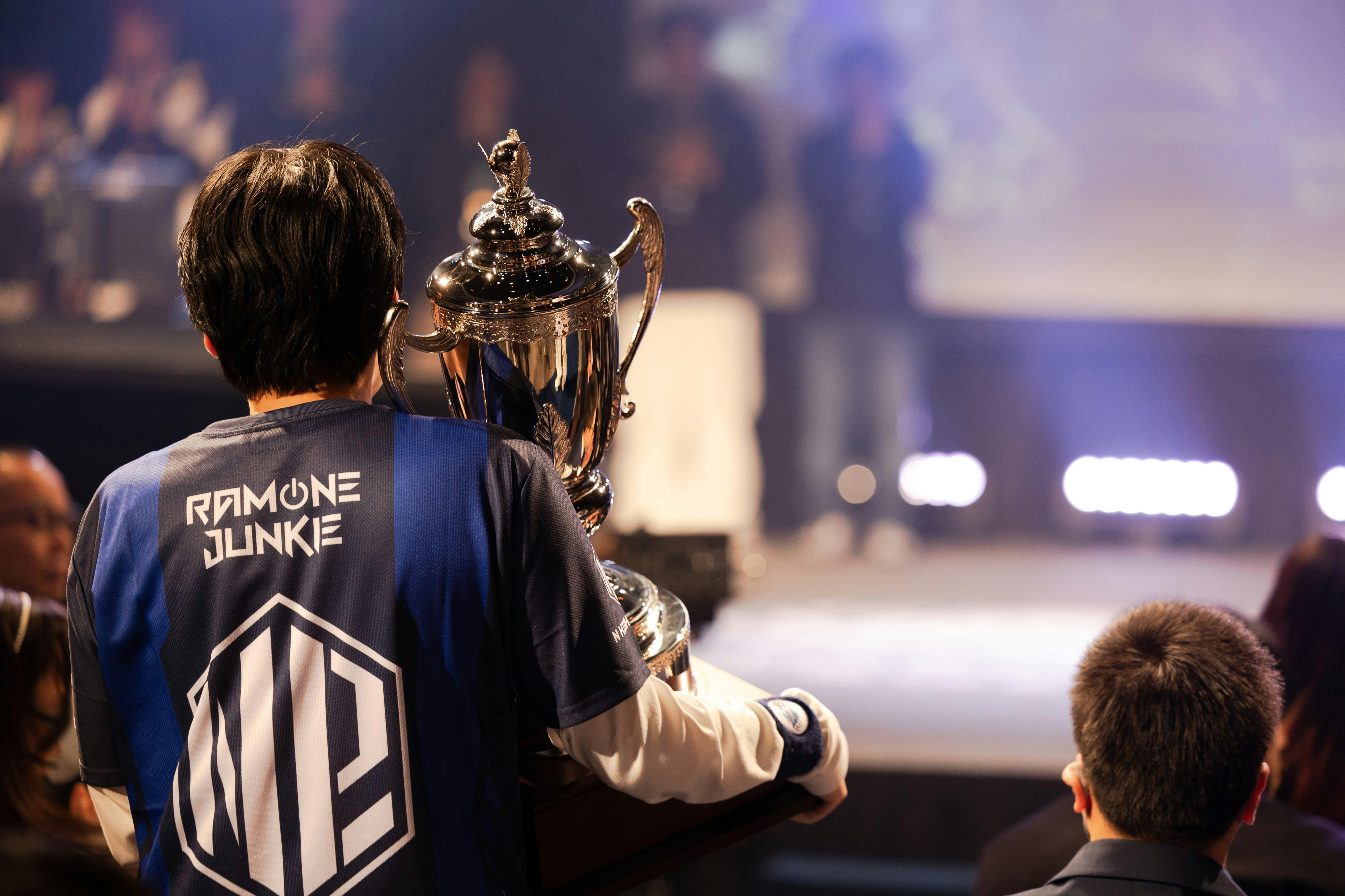 【現地レポート】高校生の頂点の先に見る景色とは。全日本高校eスポーツ選手権 ロケットリーグ部門 のサムネイル